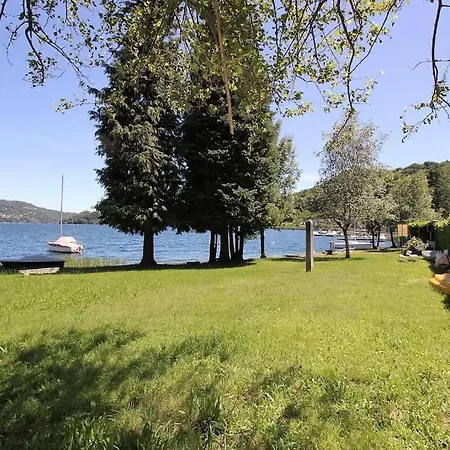 The Indipendent View Lake! Пелла