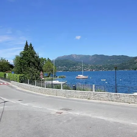 The Indipendent View Lake! Пелла